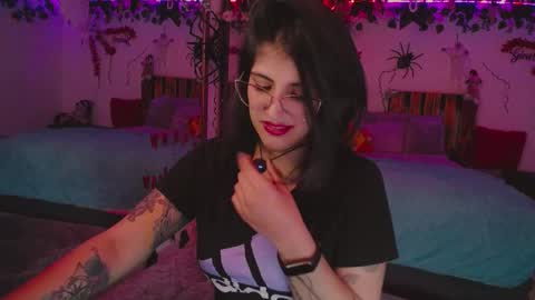 Snapshot of azaaharziz chatting on October 2025 01:28:01 AM Azahar online show from October 2025 01:28:01 AM