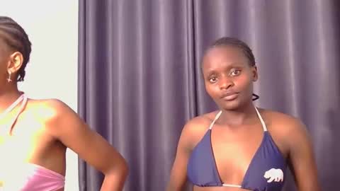 Snapshot of azalea46 chatting on October 2025 05:46:02 PM Azalea online show from October 2025 05:46:02 PM