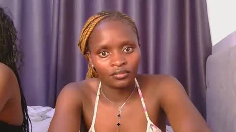 Snapshot of azalea46 chatting on November 2025 04:18:02 AM Azalea online show from November 2025 04:18:02 AM