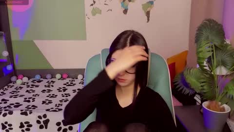 Snapshot of azaliya_haze chatting on October 2025 05:29:01 AM Azaliya online show from October 2025 05:29:01 AM