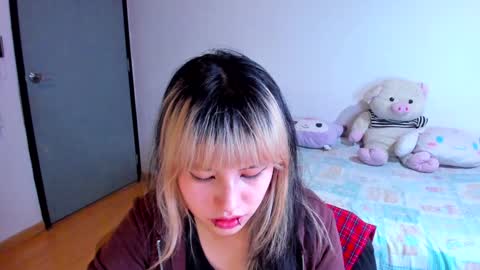Azu Moure online show from December 2024 04:36:02 AM