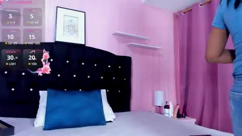 Snapshot of azul_moonn chatting on October 2025 04:11:01 AM azul_moonn online show from October 2025 04:11:01 AM