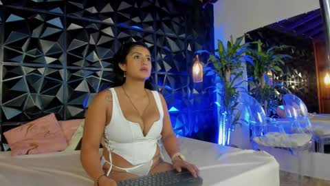 Azuraby online show from January 2025 02:17:01 AM
