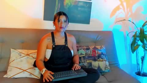 Azuraby online show from February 2025 11:38:02 PM