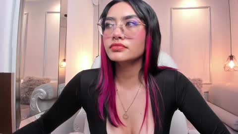 Azura online show from December 2024 01:52:02 AM