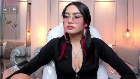 Azura online show from December 2024 07:43:02 PM