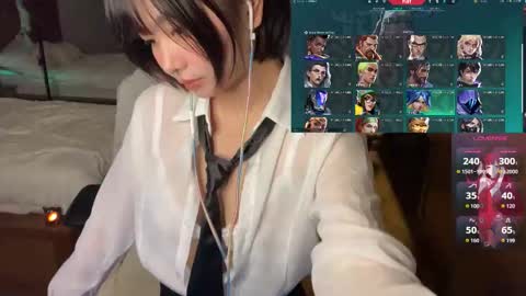 Snapshot of babiej_ chatting on October 2025 06:40:02 PM Jialyn online show from October 2025 06:40:02 PM