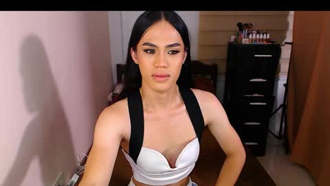 Nathalia online show from September 2025 06:57:02 PM