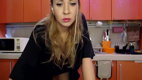 Diva x  online show from February 2025 06:59:01 PM