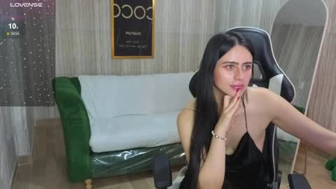 Snapshot of baby_lush_t chatting on September 2025 07:52:01 PM Bella online show from September 2025 07:52:01 PM