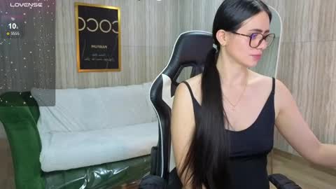 Snapshot of baby_lush_t chatting on October 2025 08:42:02 PM Bella online show from October 2025 08:42:02 PM