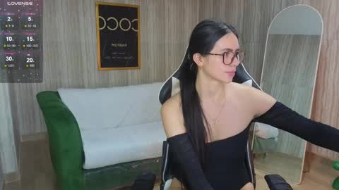 Snapshot of baby_lush_t chatting on November 2025 08:08:01 PM Bella online show from November 2025 08:08:01 PM