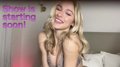 Snapshot of baby_tav chatting on March 2025 04:20:01 PM Baby Tavia online show from March 2025 04:20:01 PM
