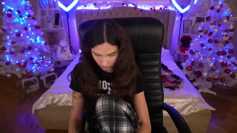 Sasha online show from December 2024 12:02:02 AM