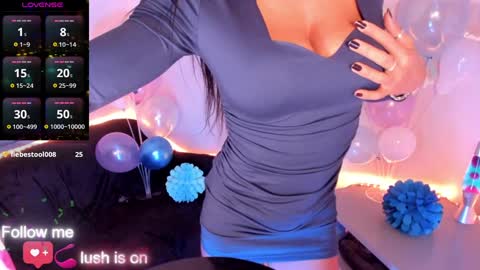 HannaAnnah online show from November 2025 05:23:01 PM