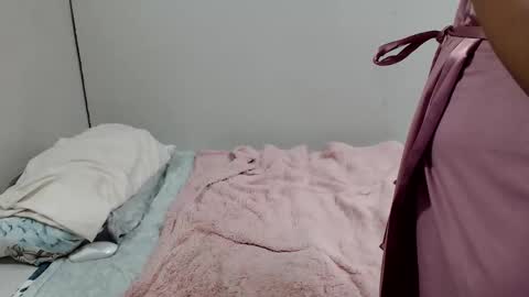 babyleeza online show from November 2025 04:00:02 AM