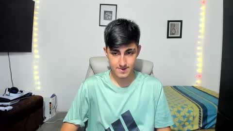 Snapshot of babymaik chatting on October 2025 09:02:01 PM babymaik online show from October 2025 09:02:01 PM