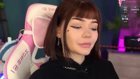 Snapshot of babyroxynill chatting on October 2025 09:33:01 PM Nika online show from October 2025 09:33:01 PM