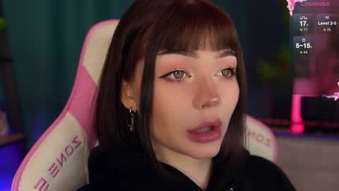 Snapshot of babyroxynill chatting on October 2025 06:02:02 AM Nika online show from October 2025 06:02:02 AM