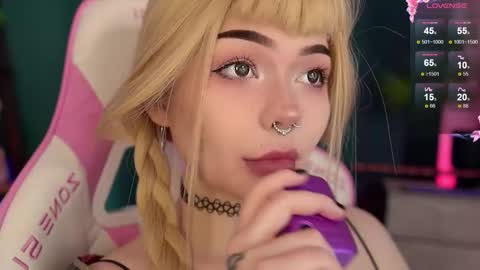 Snapshot of babyroxynill chatting on November 2025 06:38:02 AM Nika online show from November 2025 06:38:02 AM