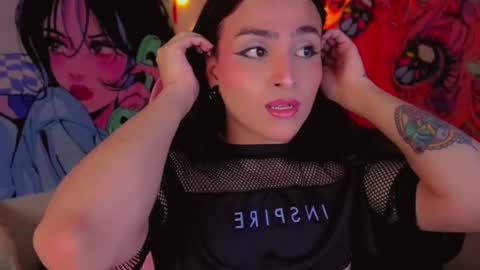 babysofix_ online show from November 2025 01:32:01 PM