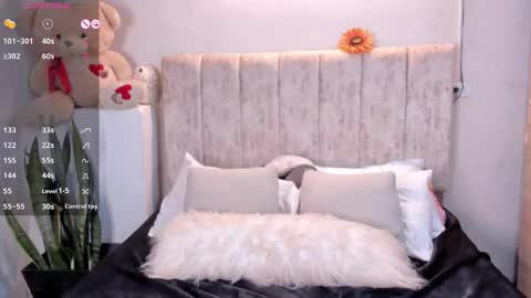 sophie online show from November 2025 09:26:02 PM