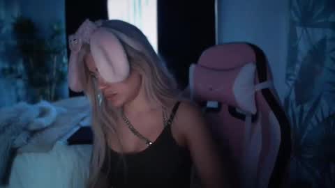 babysugarbunny online show from November 2025 11:18:02 PM