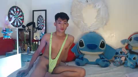 Snapshot of bad_boy_in_bed chatting on October 2025 04:28:01 PM jay online show from October 2025 04:28:01 PM