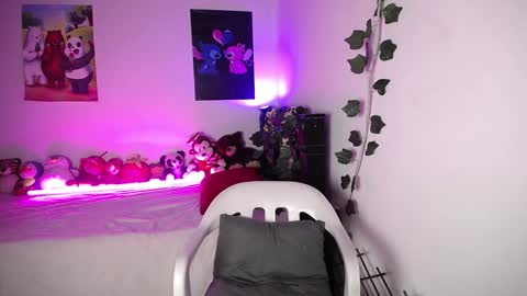 Angeles online show from February 2025 01:43:01 AM