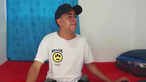 Juan Help us reach 100 likes online show from February 2025 12:33:02 PM