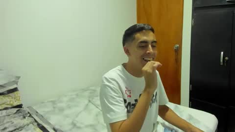 Juan Help us reach 100 likes online show from September 2025 01:49:02 AM