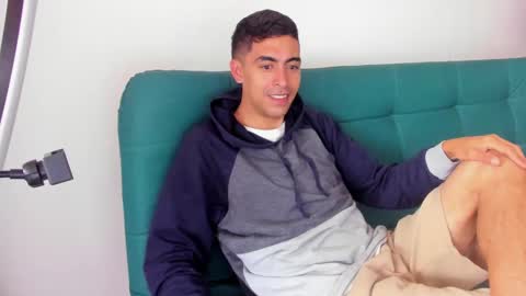 Juan Help us reach 100 likes online show from September 2025 12:43:02 PM