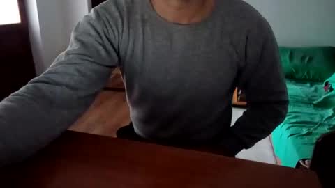 Snapshot of baiat_frumusel chatting on February 2025 01:27:01 PM baiat_frumusel online show from February 2025 01:27:01 PM