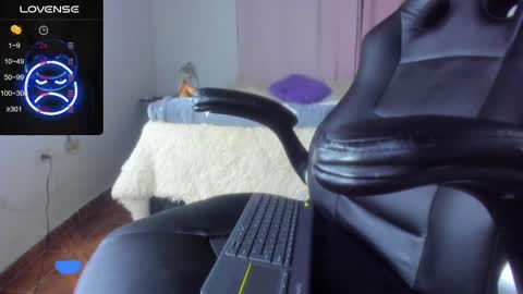 IM BAILEY online show from February 2025 03:45:02 AM