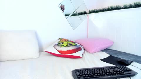 Esteban  online show from December 2024 04:58:01 PM