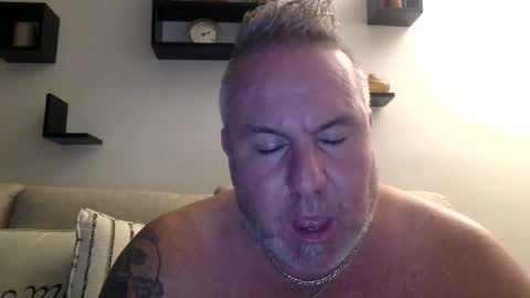 Snapshot of banana5289 chatting on November 2025 08:20:02 PM banana5289 online show from November 2025 08:20:02 PM