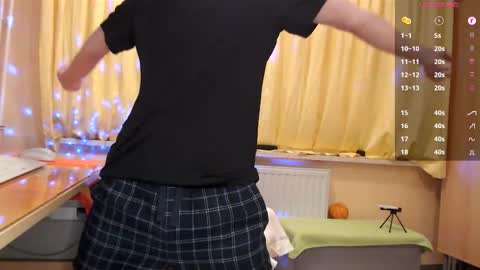       online show from October 2025 06:17:01 PM