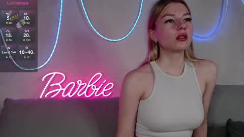 Snapshot of barbie_emi chatting on February 2025 01:19:02 AM barbie_emi online show from February 2025 01:19:02 AM