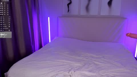 Snapshot of barbielina_ chatting on October 2025 08:51:02 PM Emma online show from October 2025 08:51:02 PM