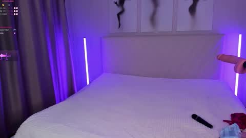 Snapshot of barbielina_ chatting on October 2025 09:04:02 PM Emma online show from October 2025 09:04:02 PM