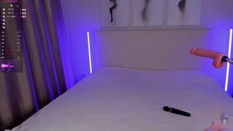 Snapshot of barbielina_ chatting on October 2025 07:53:02 PM Emma online show from October 2025 07:53:02 PM