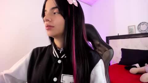 Snapshot of barbieteeen chatting on November 2025 04:49:01 AM Barbie... online show from November 2025 04:49:01 AM