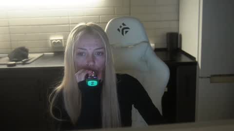 Snapshot of barbinsss chatting on December 2024 09:22:02 PM barbinsss online show from December 2024 09:22:02 PM