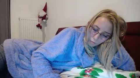 Lena online show from December 2024 06:38:01 PM