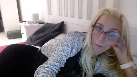 Lena online show from September 2025 05:34:02 PM
