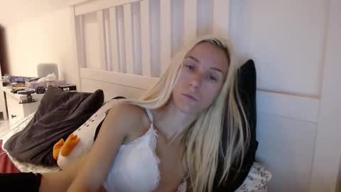 Lena online show from October 2025 05:31:01 PM