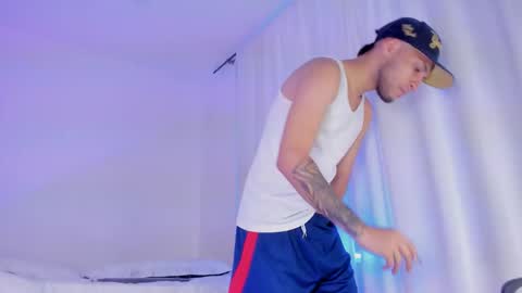 Snapshot of barrymichaels chatting on October 2025 09:14:02 PM Bruce online show from October 2025 09:14:02 PM