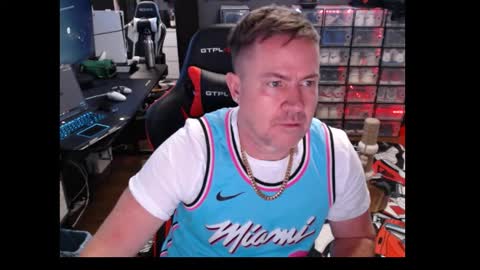 Snapshot of basketballjerseygang chatting on November 2025 11:43:01 PM Jordan online show from November 2025 11:43:01 PM