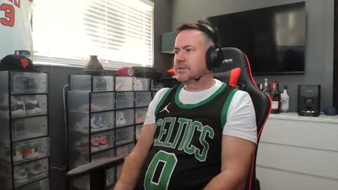 Snapshot of basketballjerseygang chatting on November 2025 07:05:02 PM Jordan online show from November 2025 07:05:02 PM