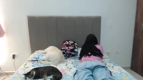 Snapshot of bat_777 chatting on October 2025 12:58:01 AM Aron online show from October 2025 12:58:01 AM